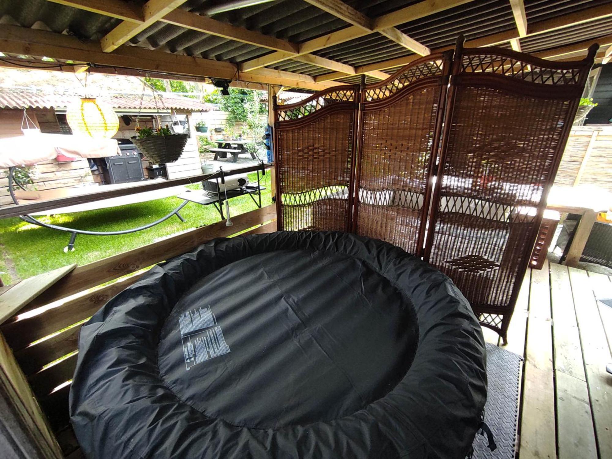 "Tempat Senang" Chalet On The Beautiful Veluwe With Airco Sauna Bbq Jacuzzi Beamer And Dog Putten Exterior photo
