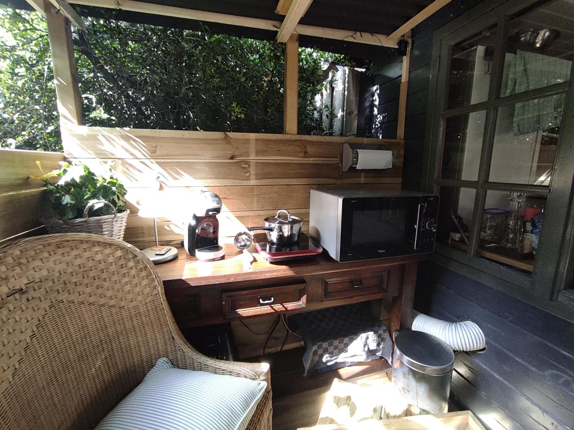 "Tempat Senang" Chalet On The Beautiful Veluwe With Airco Sauna Bbq Jacuzzi Beamer And Dog Putten Exterior photo